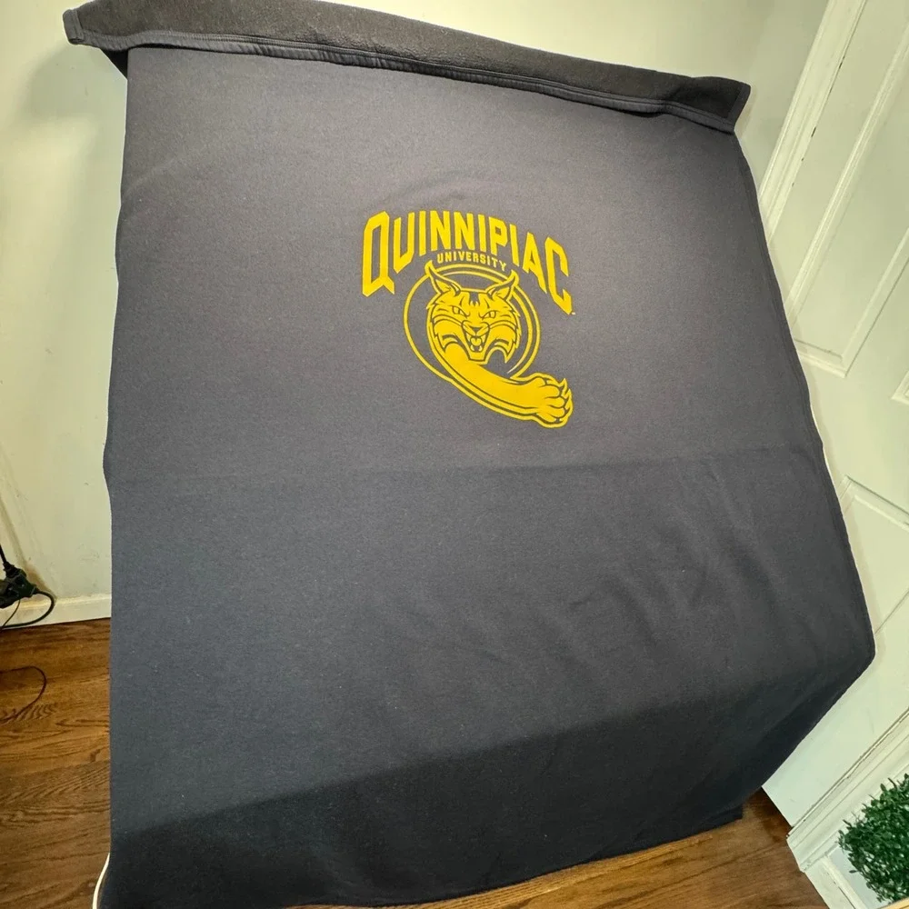 MV Sport Pro Weave Sweatshirt Blanket Quinnipiac University Bobcats Navy Blue